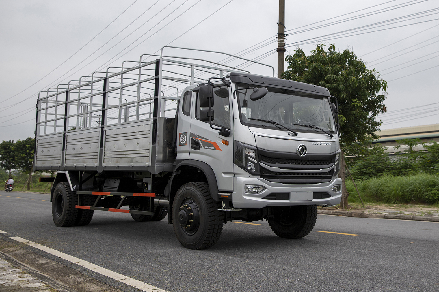 Tải thùng Dongfeng Trường Giang 8 tấn (4x4) 2022